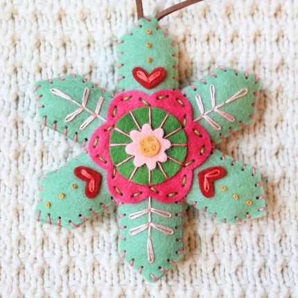 4PCS Random Color Finished DIY Christmas Snowflake Felt Ornament Kit