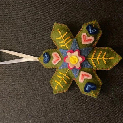 4PCS Random Color Finished DIY Christmas Snowflake Felt Ornament Kit