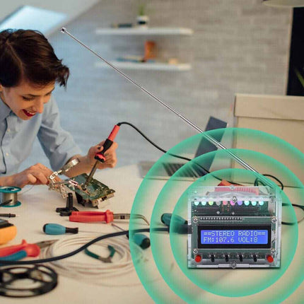 DIY Electronics Kit RDA5807 FM Radio 5W Amplifier Indicator